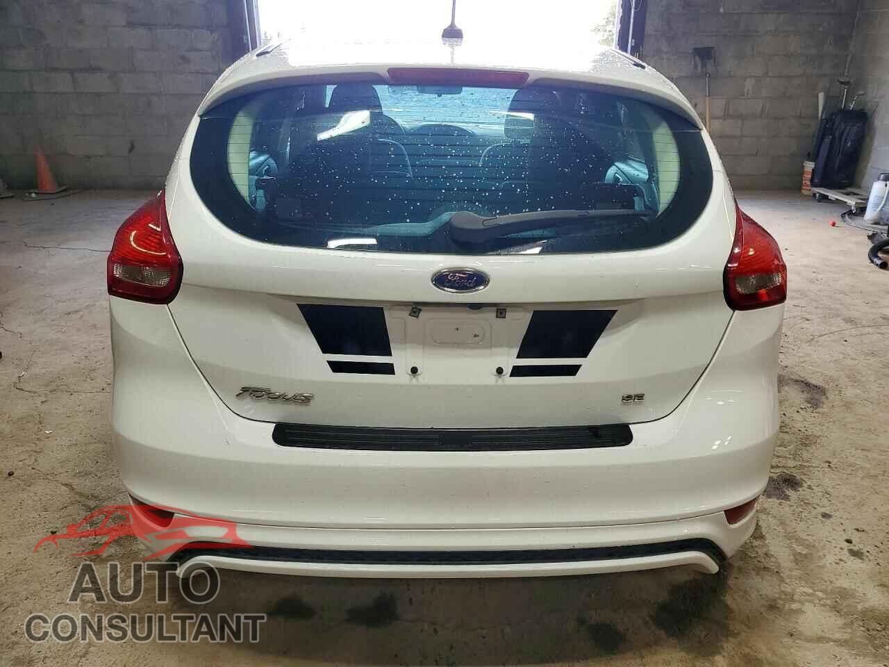 FORD FOCUS 2015 - 1FADP3K28FL367223