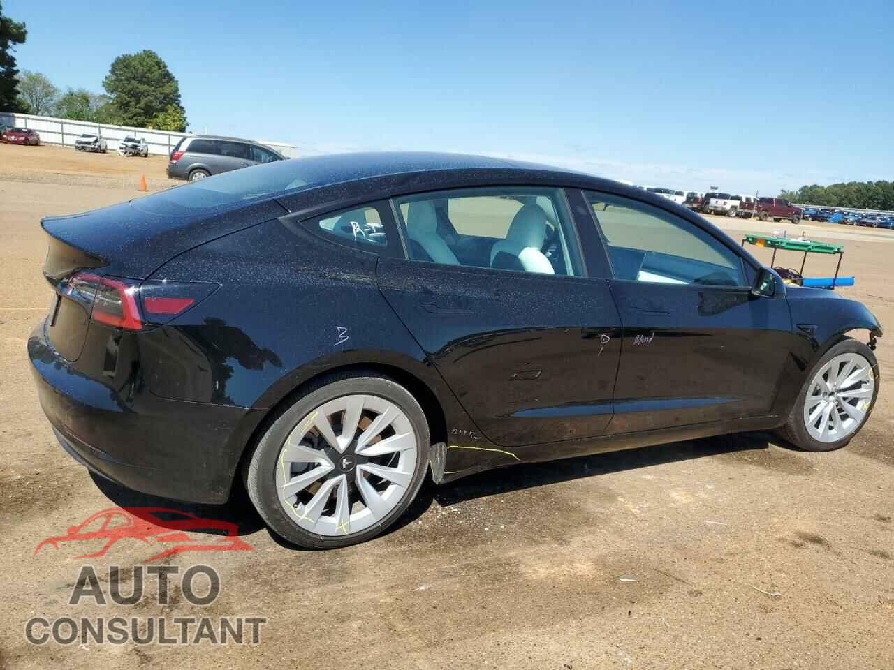 TESLA MODEL 3 2023 - 5YJ3E1EA0PF563695