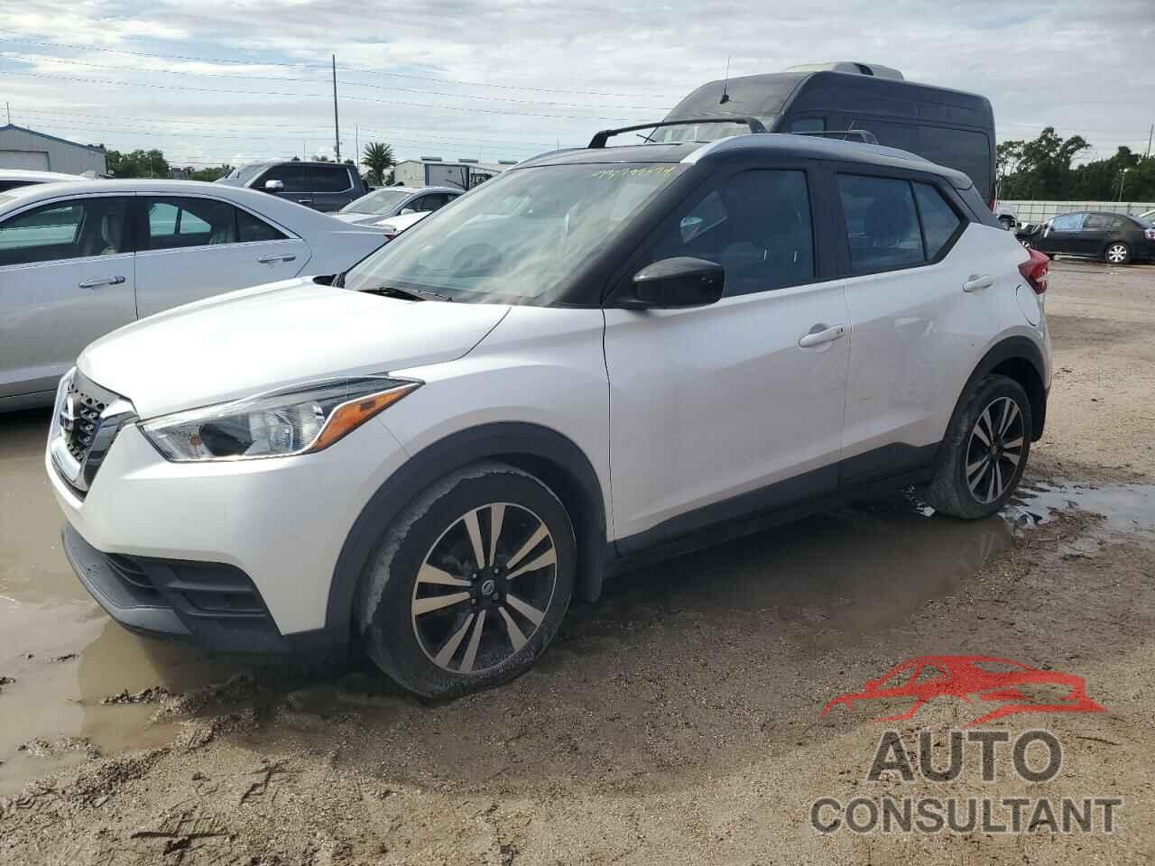 NISSAN KICKS 2018 - 3N1CP5CU2JL540669