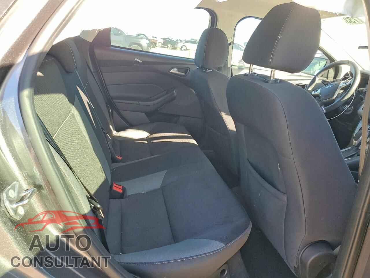 FORD FOCUS 2014 - 1FADP3F24EL440077