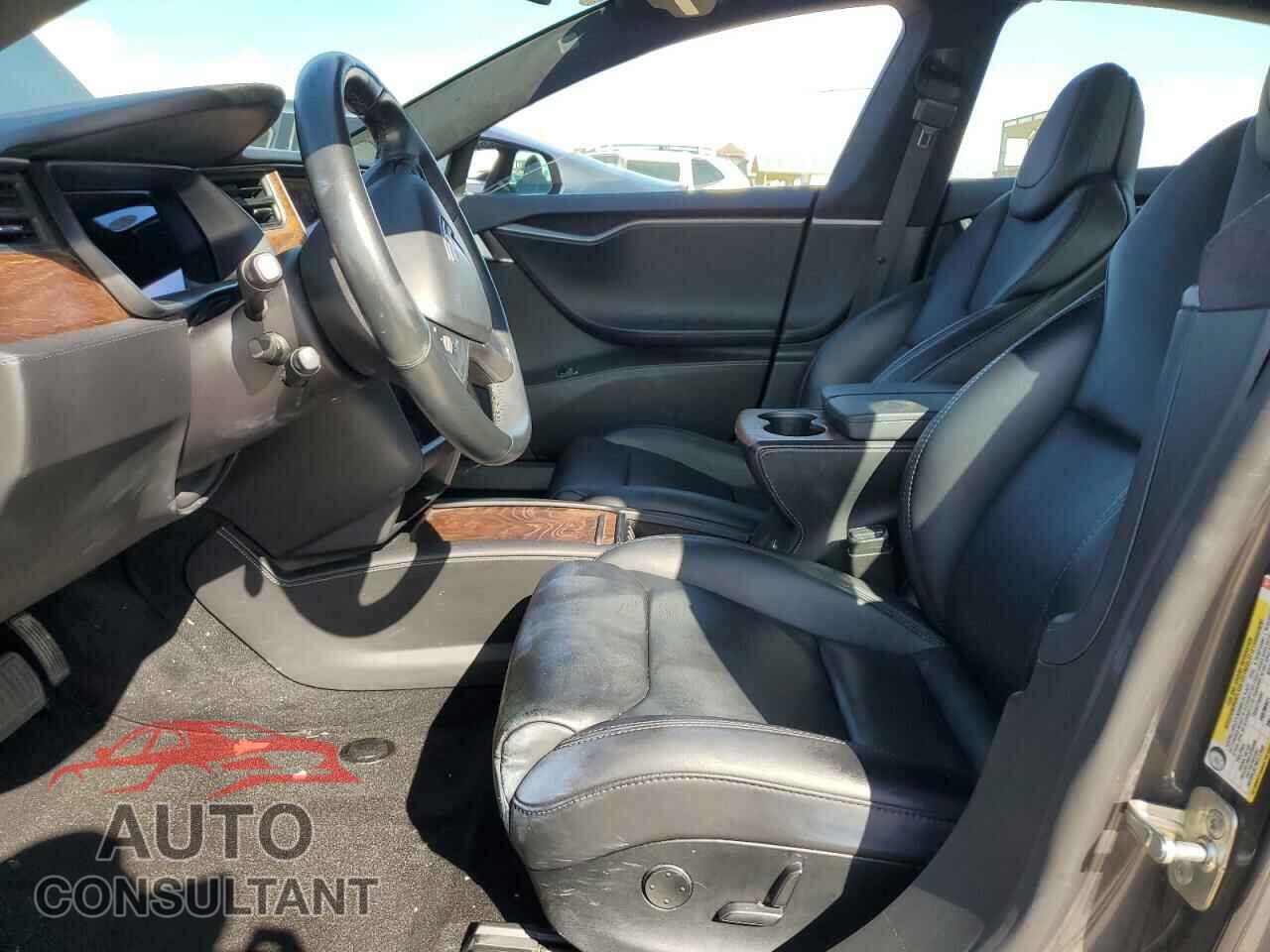 TESLA MODEL S 2018 - 5YJSA1E28JF297818