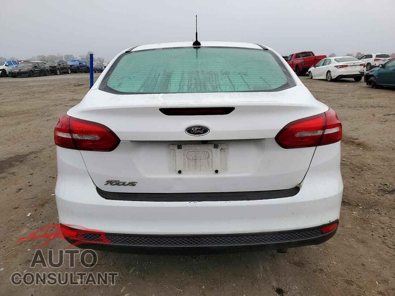FORD FOCUS 2015 - 1FADP3E29FL276702