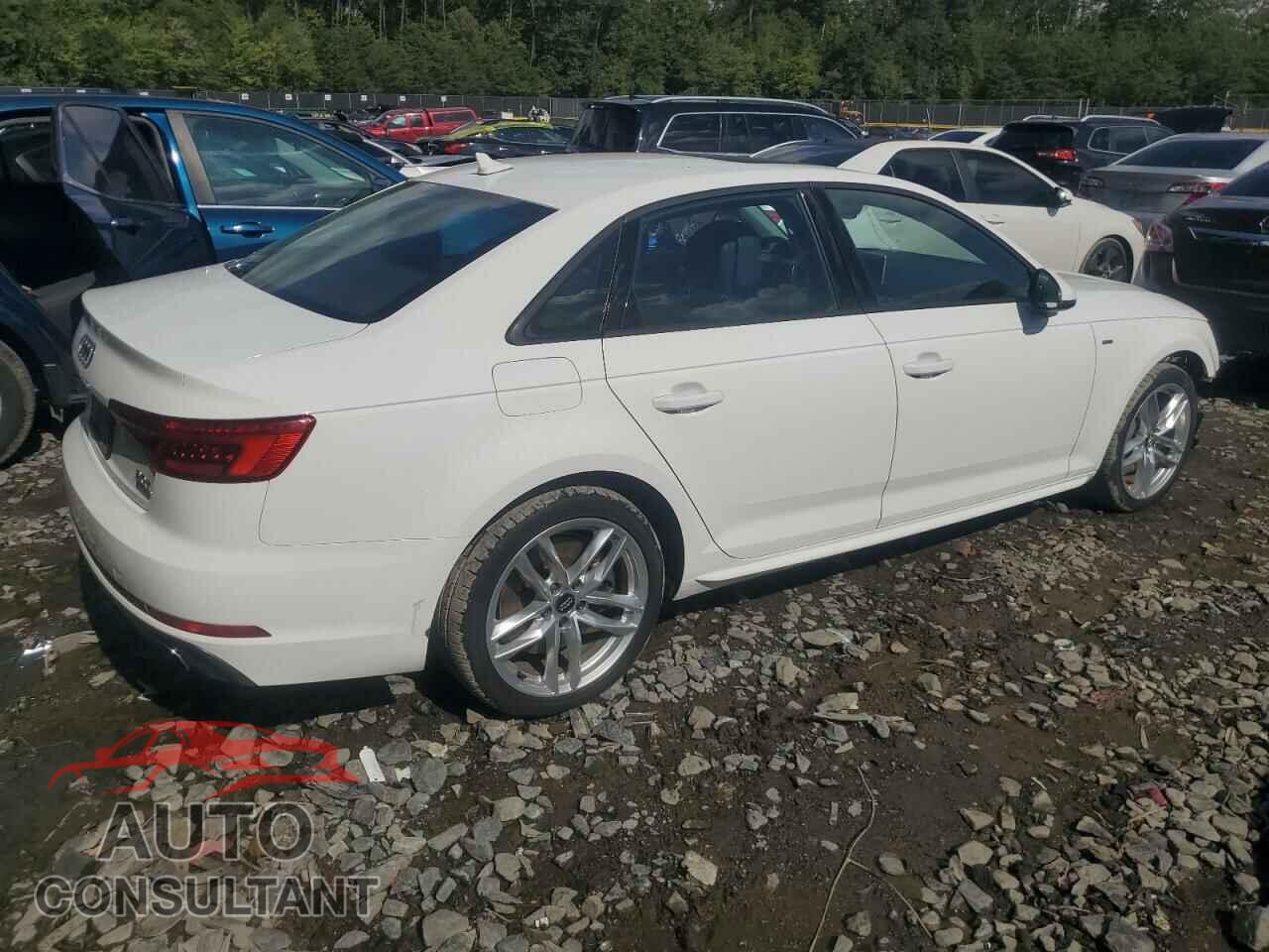 AUDI A4 2017 - WAUDNAF41HN041400