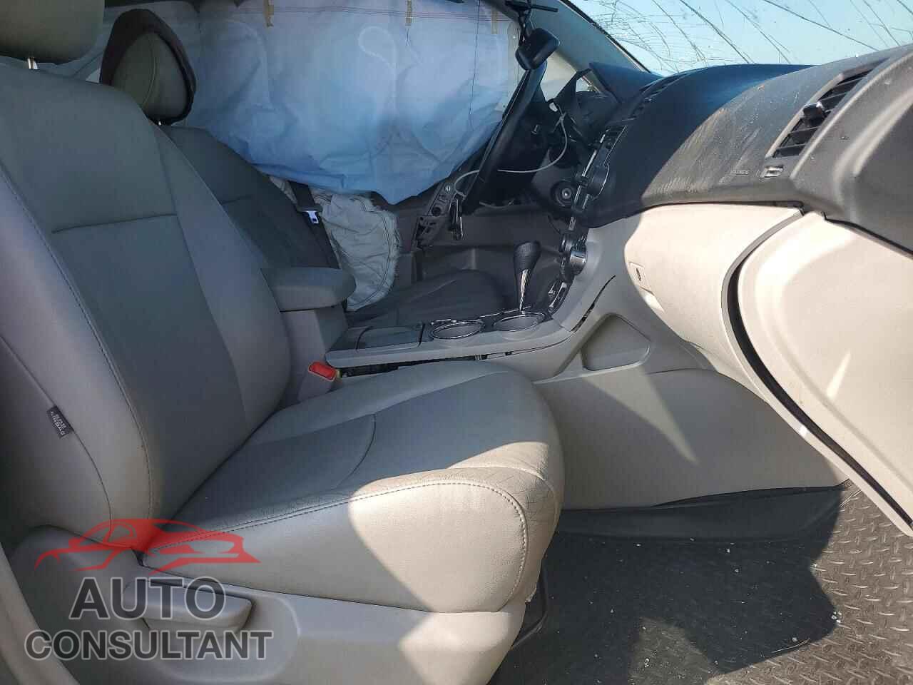 TOYOTA HIGHLANDER 2013 - 5TDBK3EH5DS178363