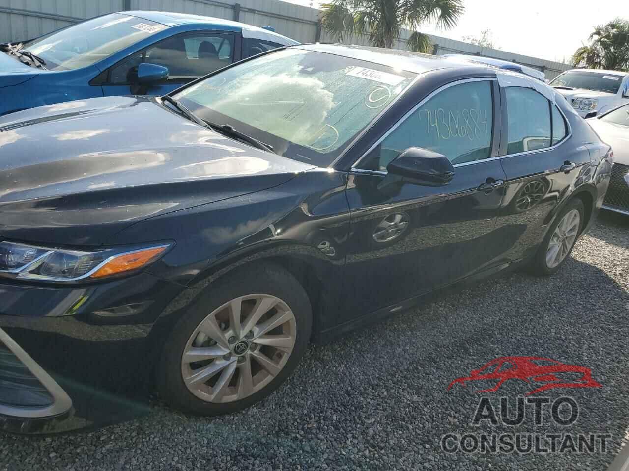 TOYOTA CAMRY 2022 - 4T1C11AK5NU699010