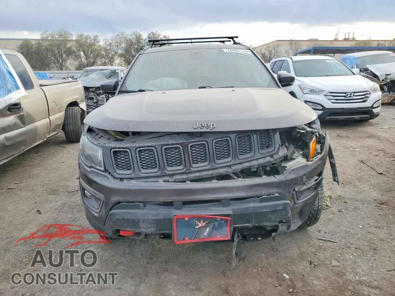 JEEP COMPASS 2017 - 3C4NJDDB7HT689555
