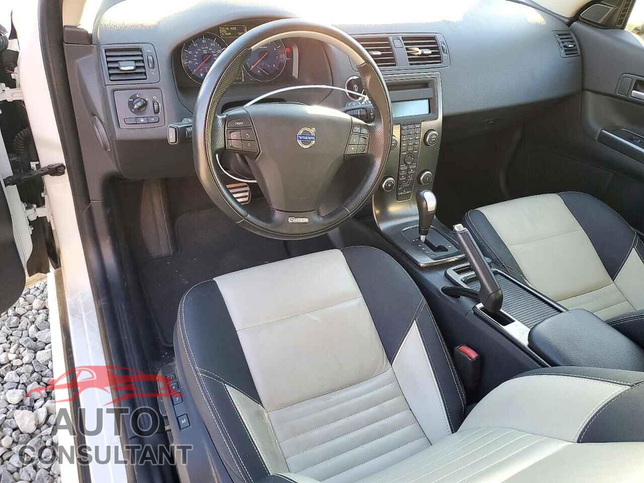 VOLVO C30 2012 - YV1672MK2C2273473