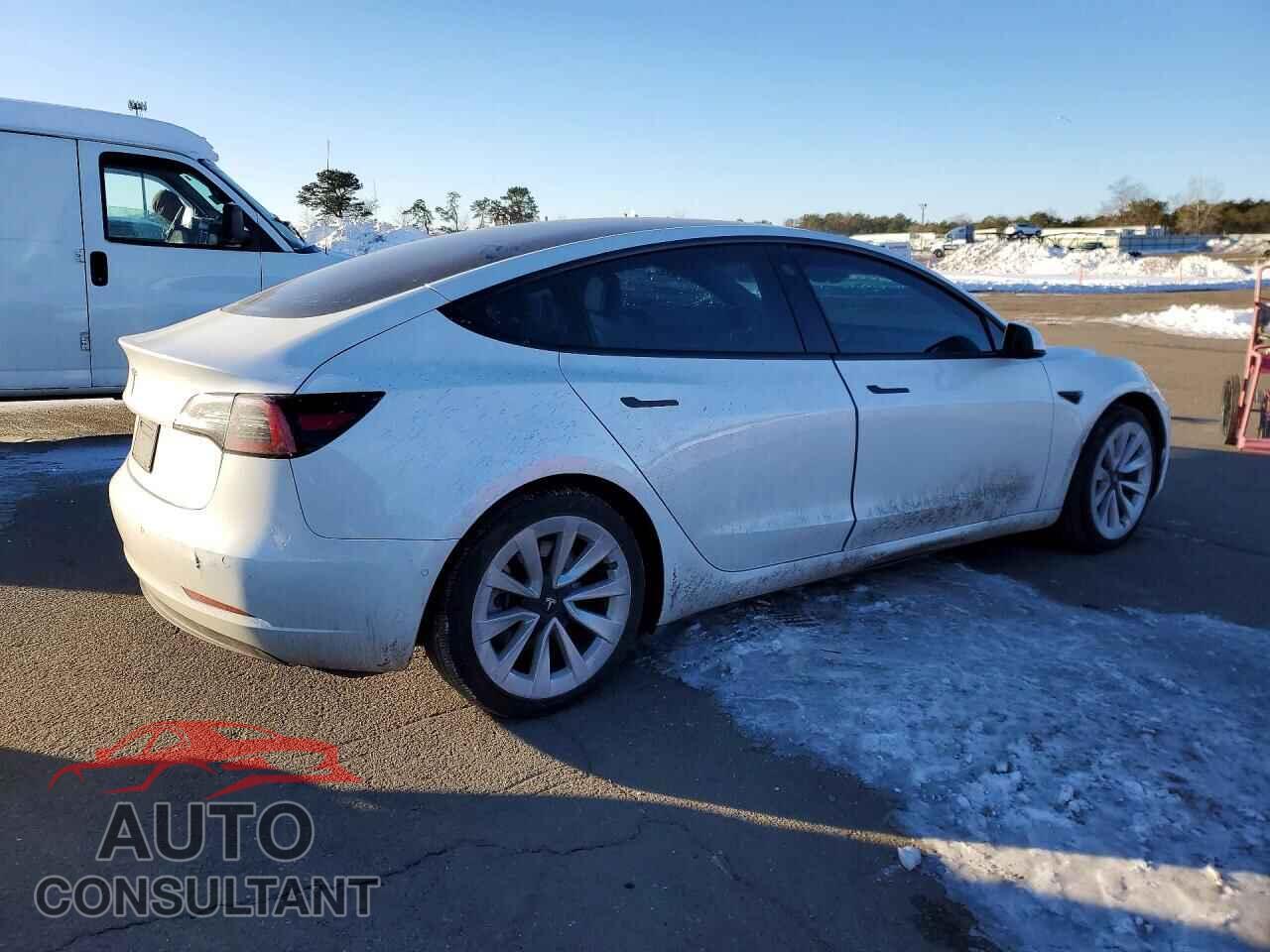 TESLA MODEL 3 2022 - 5YJ3E1EA4NF129082