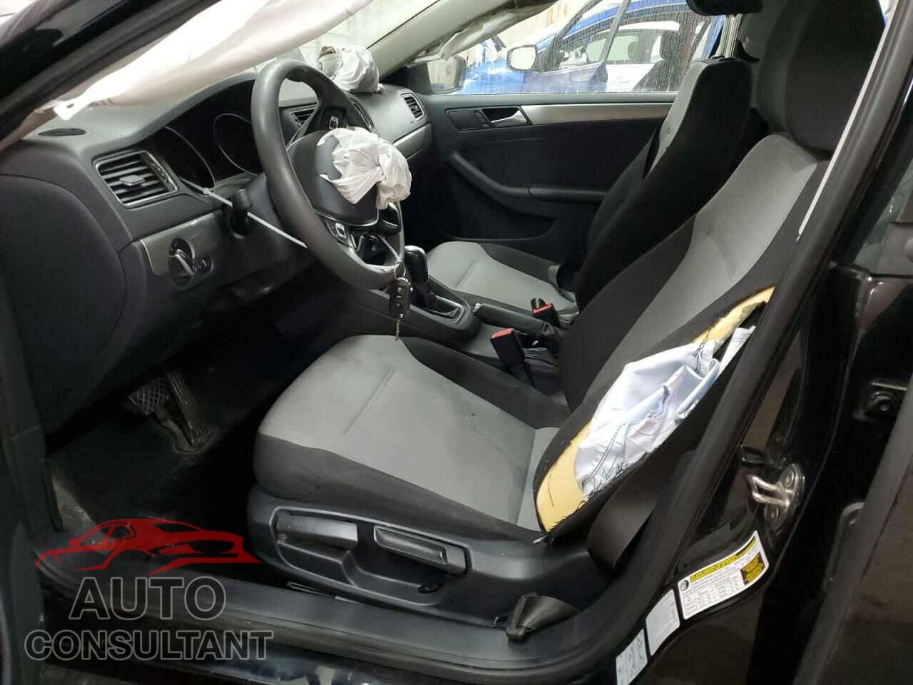 VOLKSWAGEN JETTA 2017 - 3VW2B7AJ4HM224493