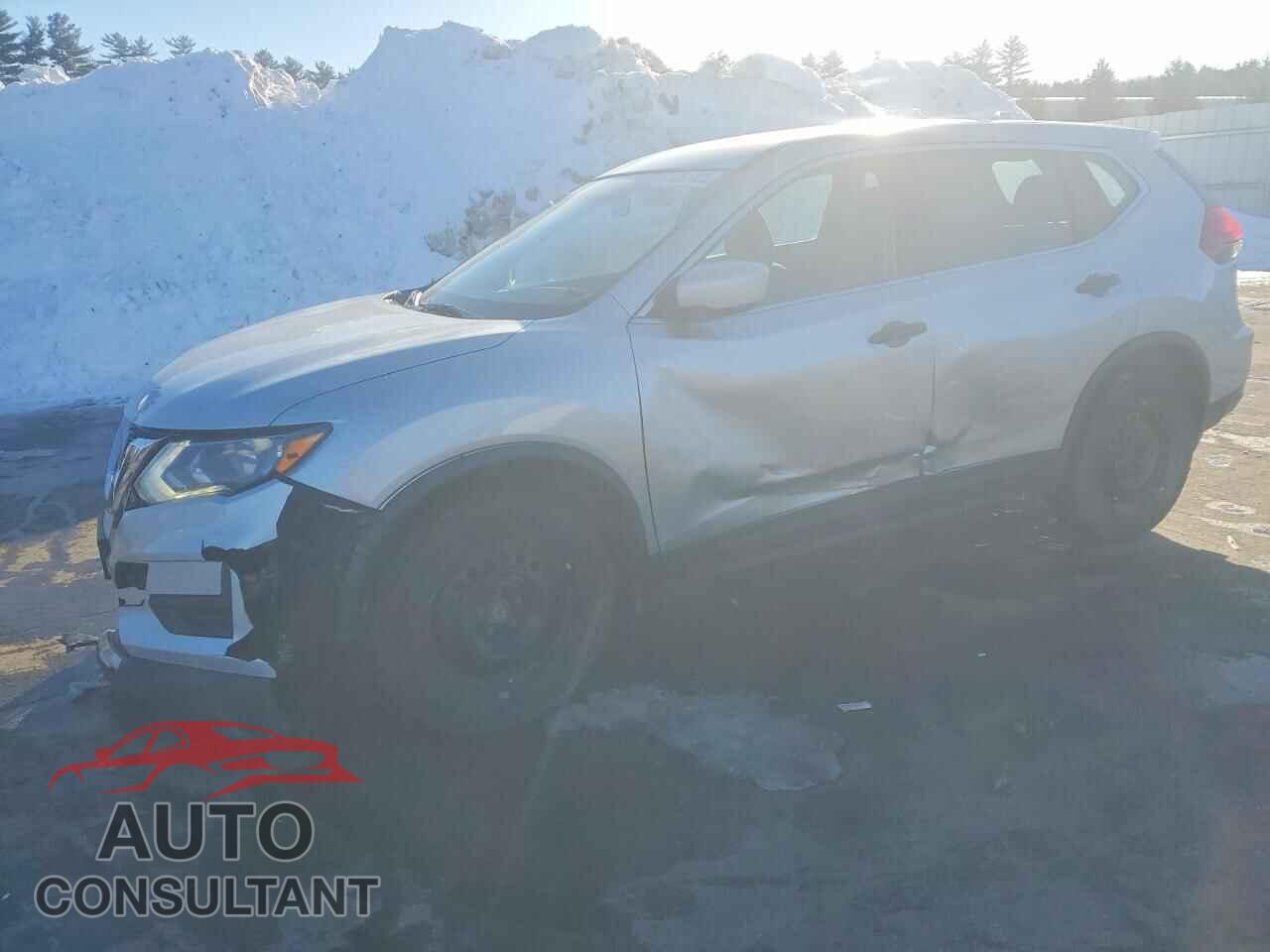 NISSAN ROGUE 2017 - KNMAT2MVXHP618121