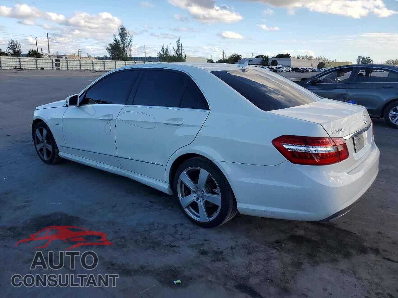 MERCEDES-BENZ E-CLASS 2012 - WDDHF5KB1CA585740