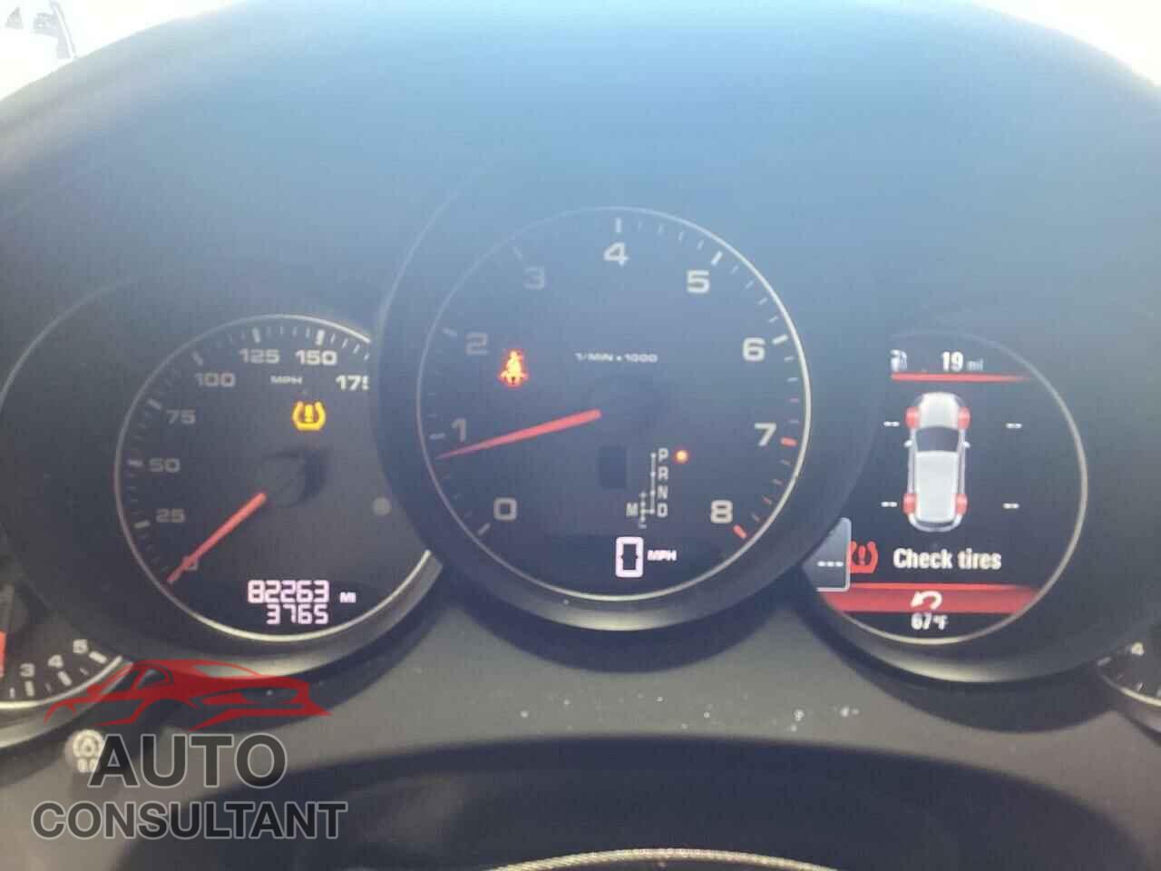 PORSCHE CAYENNE 2017 - WP1AA2A22HKA86696