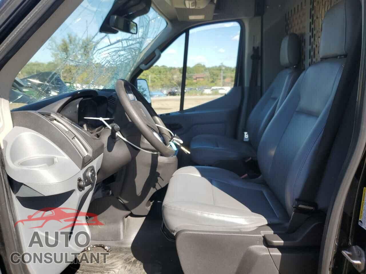 FORD TRANSIT 2019 - 1FTYR2CM6KKB10058