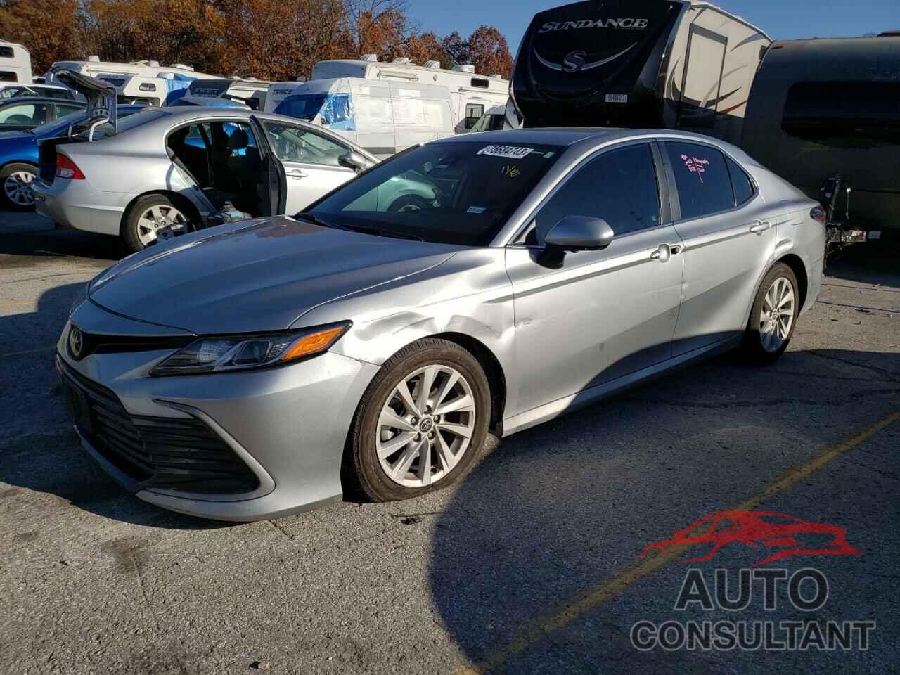TOYOTA CAMRY 2022 - 4T1C11AK8NU694299