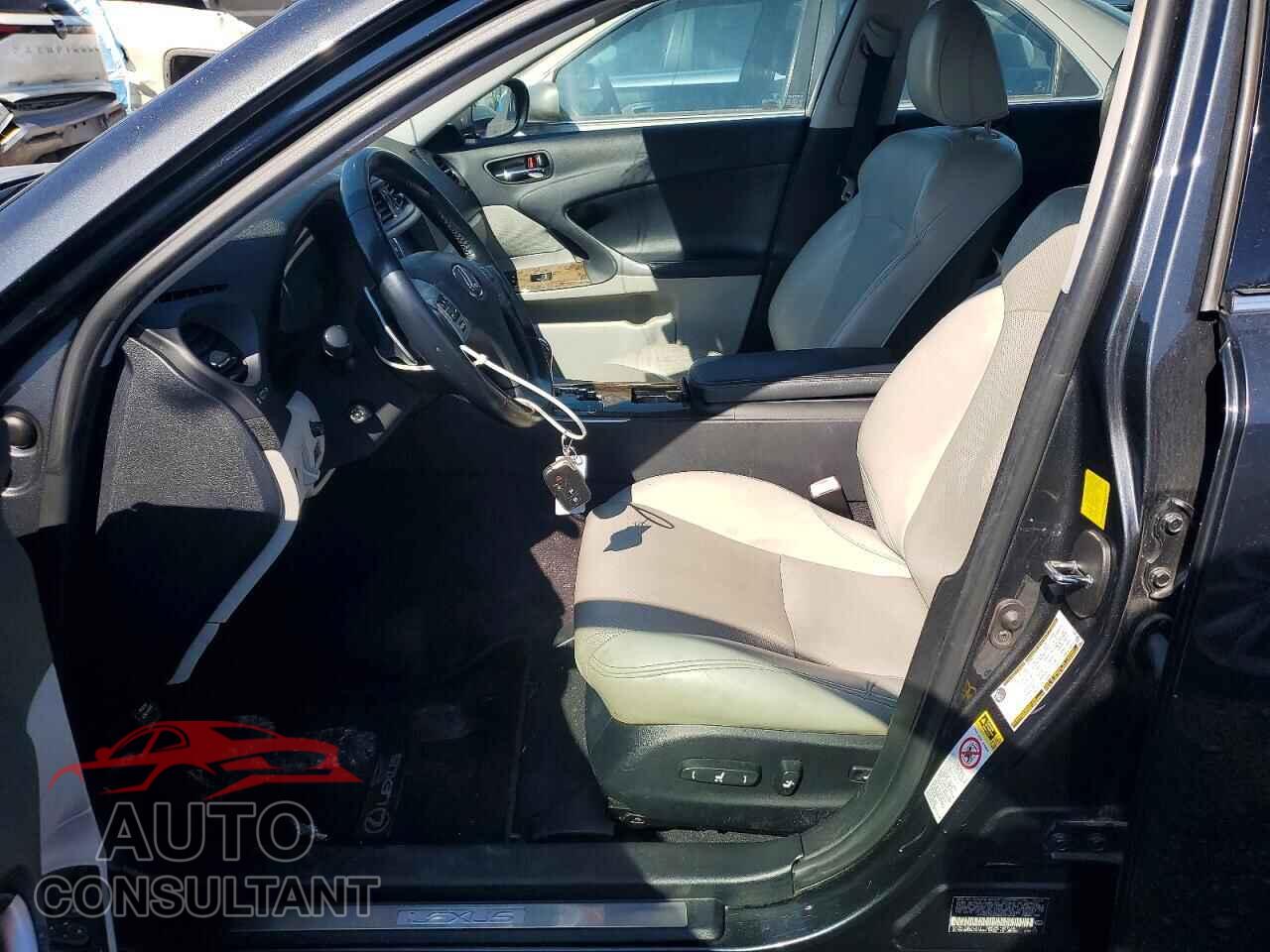 LEXUS IS 2011 - JTHCF5C2XB5047272