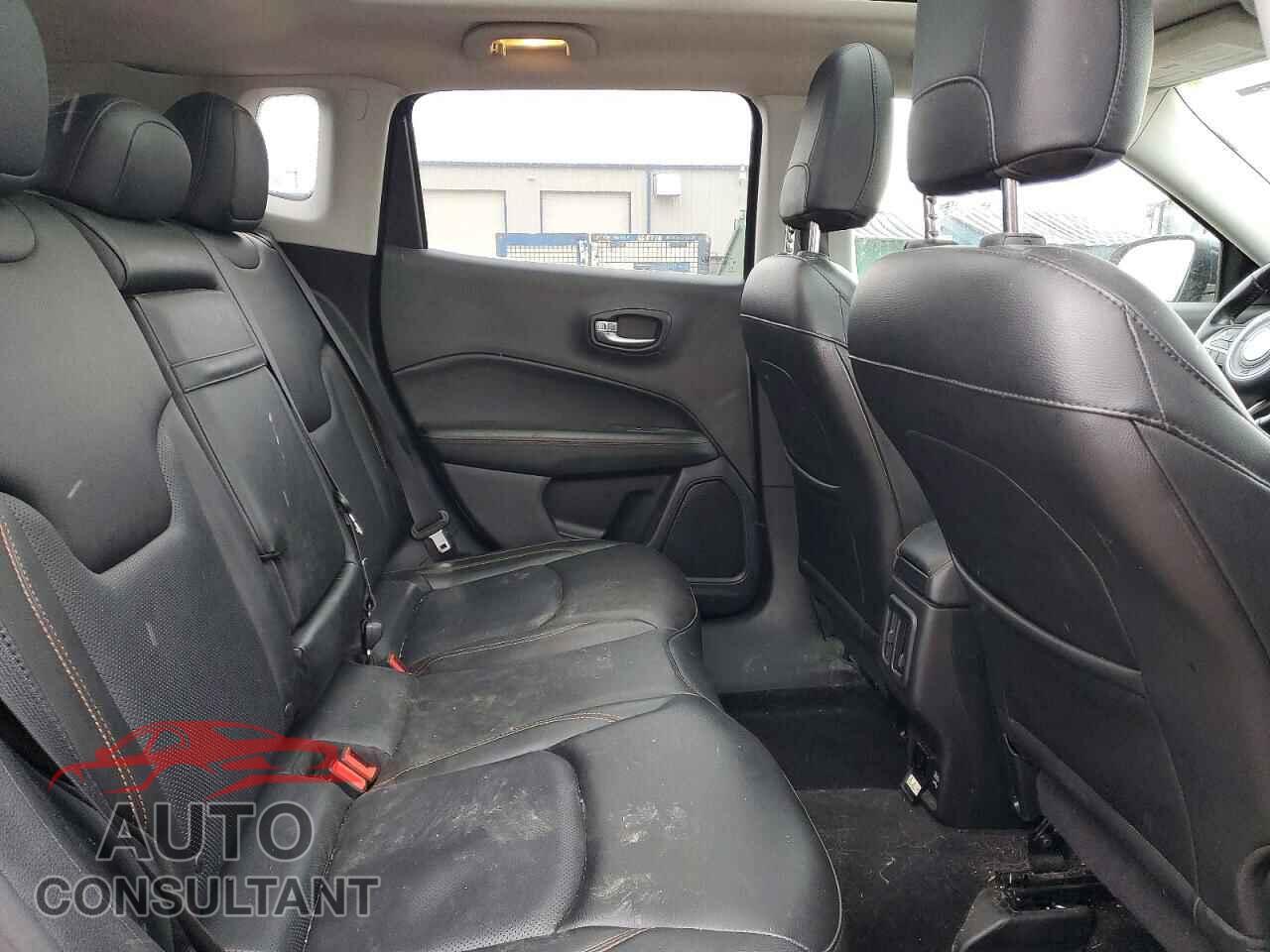 JEEP COMPASS 2018 - 3C4NJDCB3JT281139