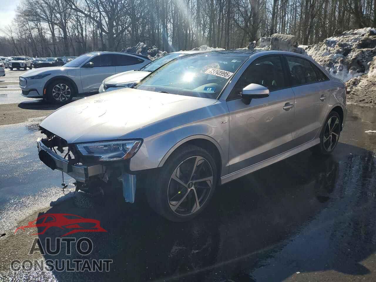 AUDI A3 2020 - WAUBEGFF8LA102124