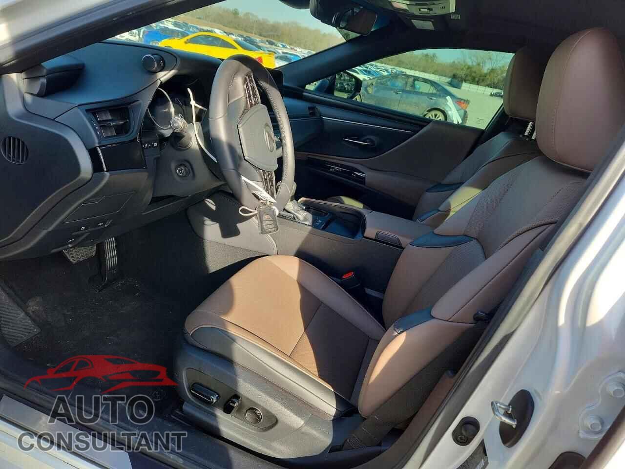LEXUS ES300 2025 - 58ADA1C13SU069340