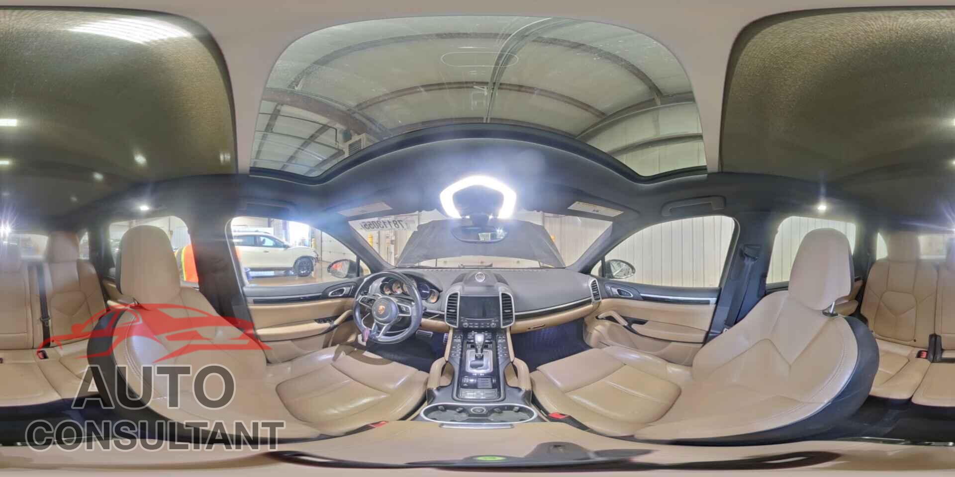 PORSCHE CAYENNE 2017 - WP1AB2A20HLA52733