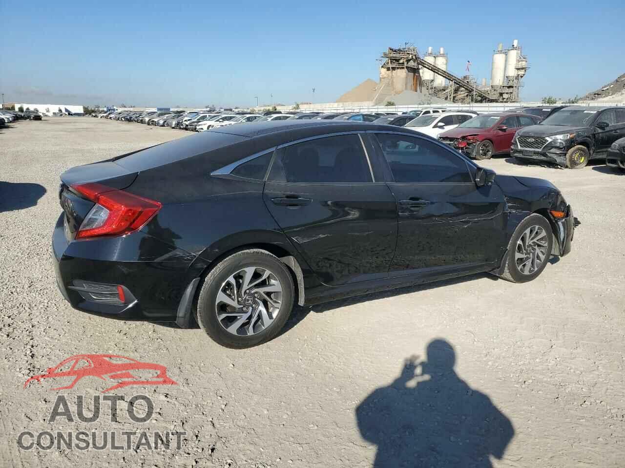 HONDA CIVIC 2016 - 19XFC2F89GE222015