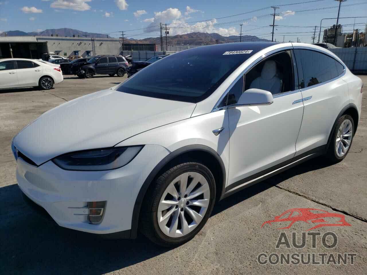 TESLA MODEL X 2018 - 5YJXCAE2XJF109283