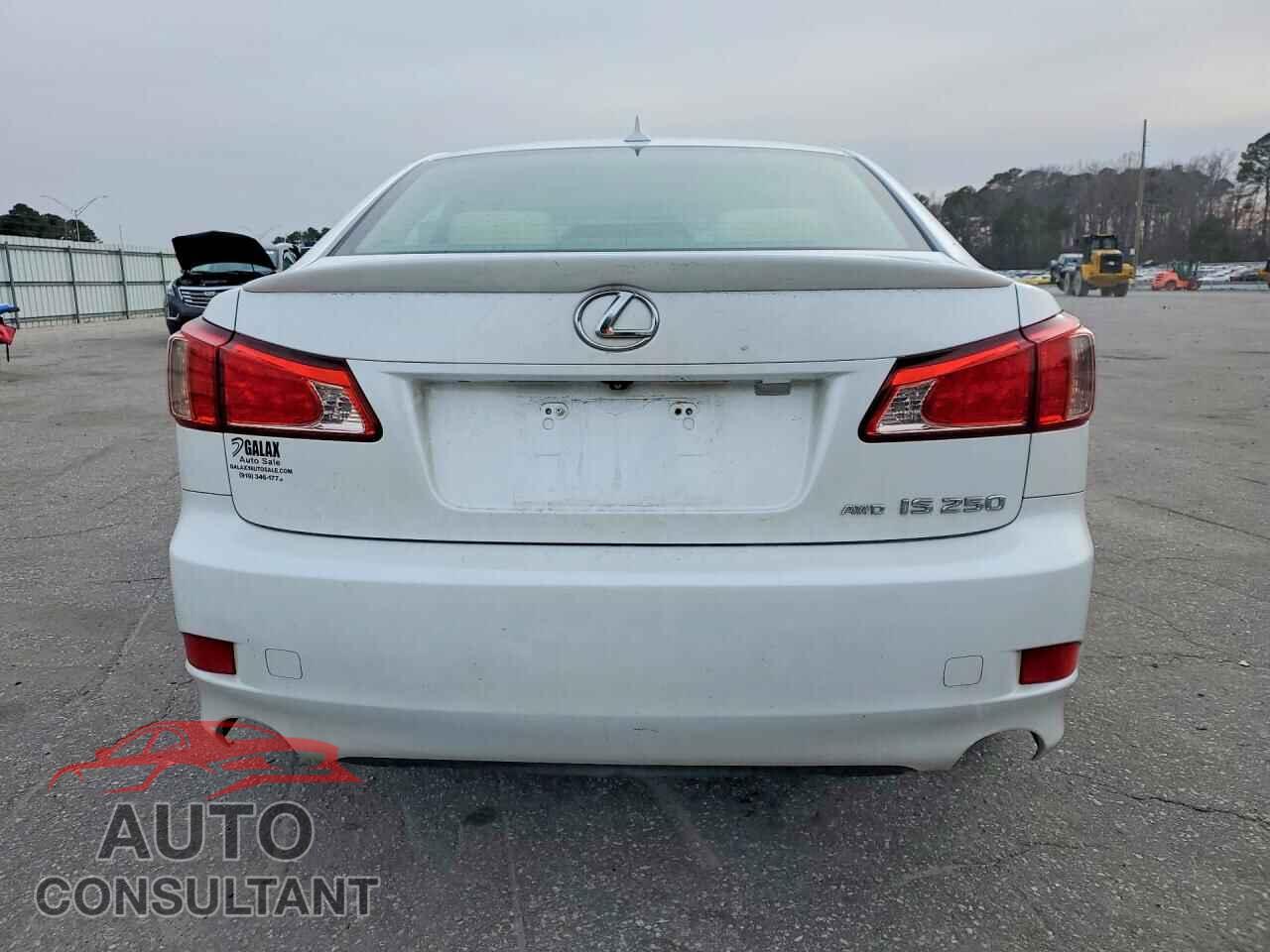 LEXUS IS 2011 - JTHCF5C26B5049052