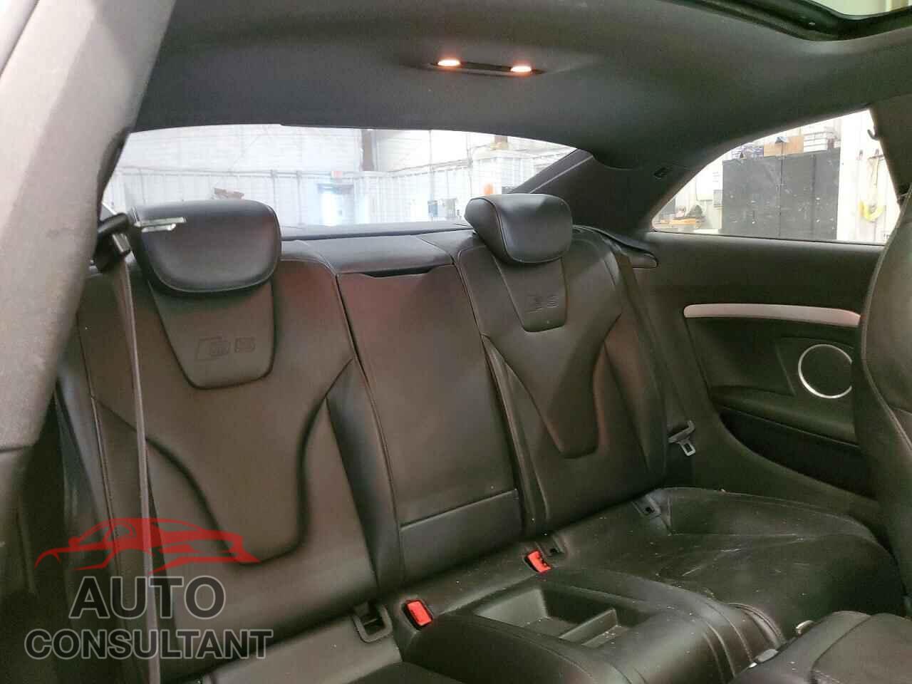 AUDI S5/RS5 2012 - WAUCVAFR8CA000687