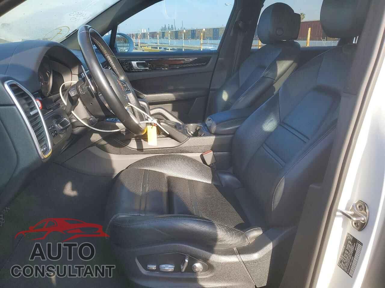 PORSCHE CAYENNE 2019 - WP1AA2AY4KDA14494
