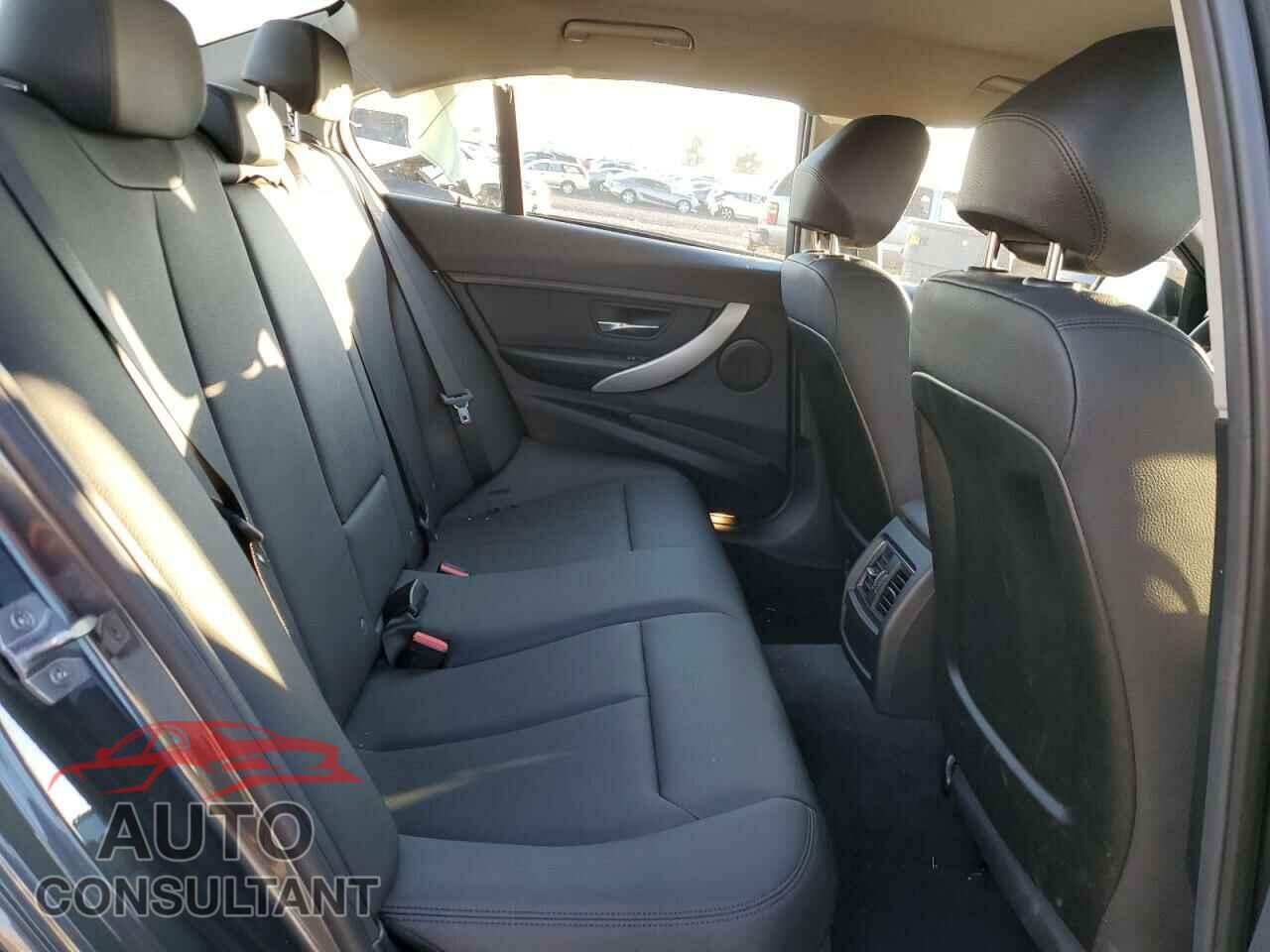 BMW 3 SERIES 2017 - WBA8A3C30HA067207