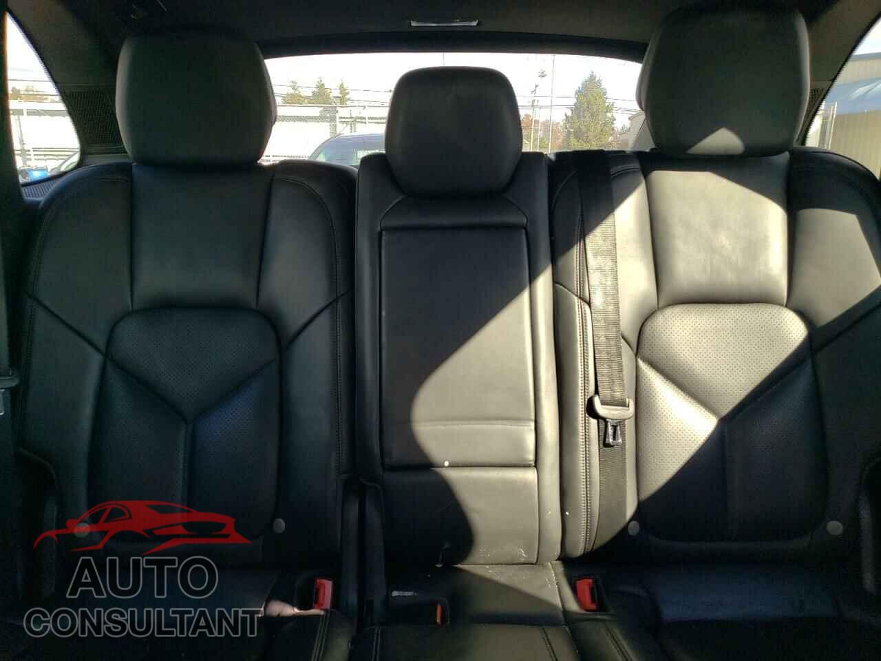 PORSCHE CAYENNE 2016 - WP1AF2A21GKA41751