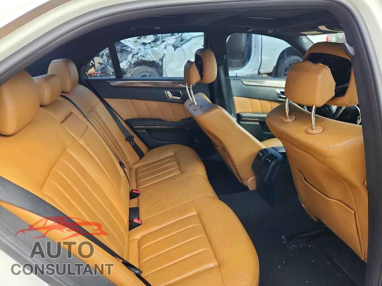MERCEDES-BENZ E-CLASS 2011 - WDDHF8HB3BA407612