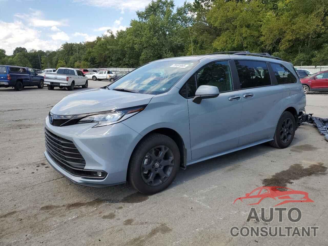 TOYOTA SIENNA 2025 - 5TDCSKFCXSS174985