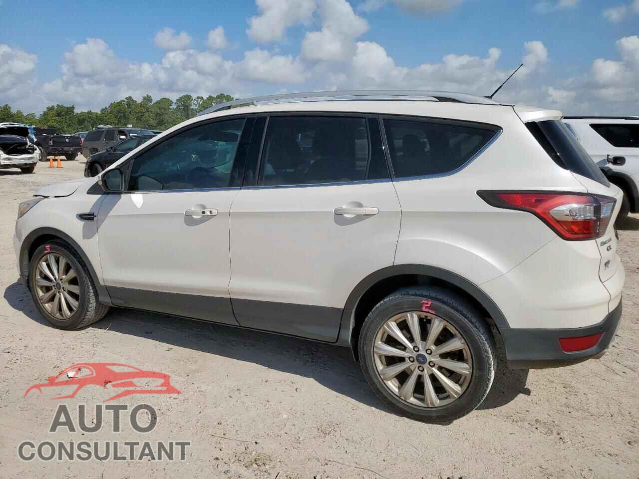 FORD ESCAPE 2017 - 1FMCU0J98HUB42885