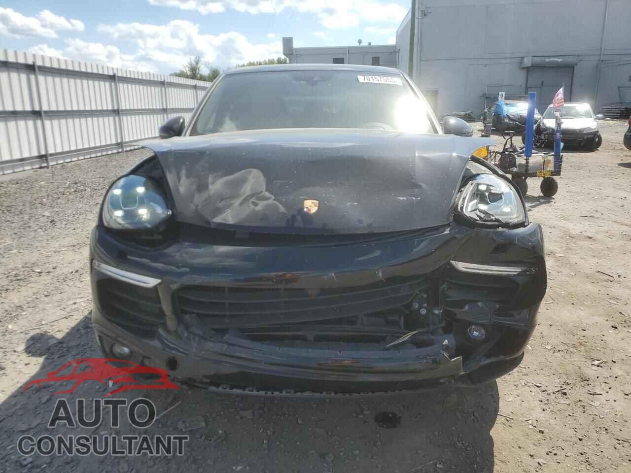 PORSCHE CAYENNE 2017 - WP1AA2A23HKA87890