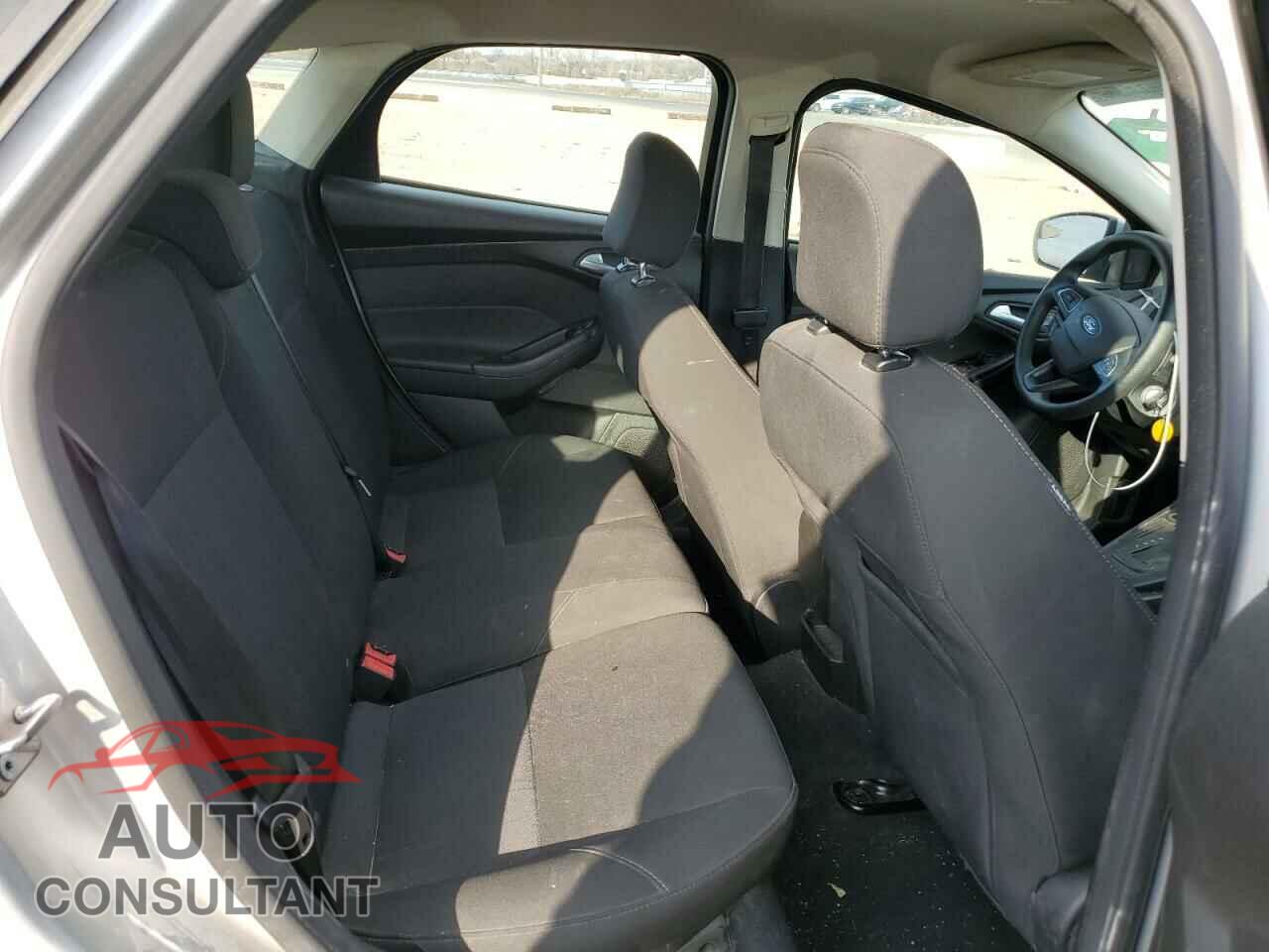 FORD FOCUS 2016 - 1FADP3K20GL310841