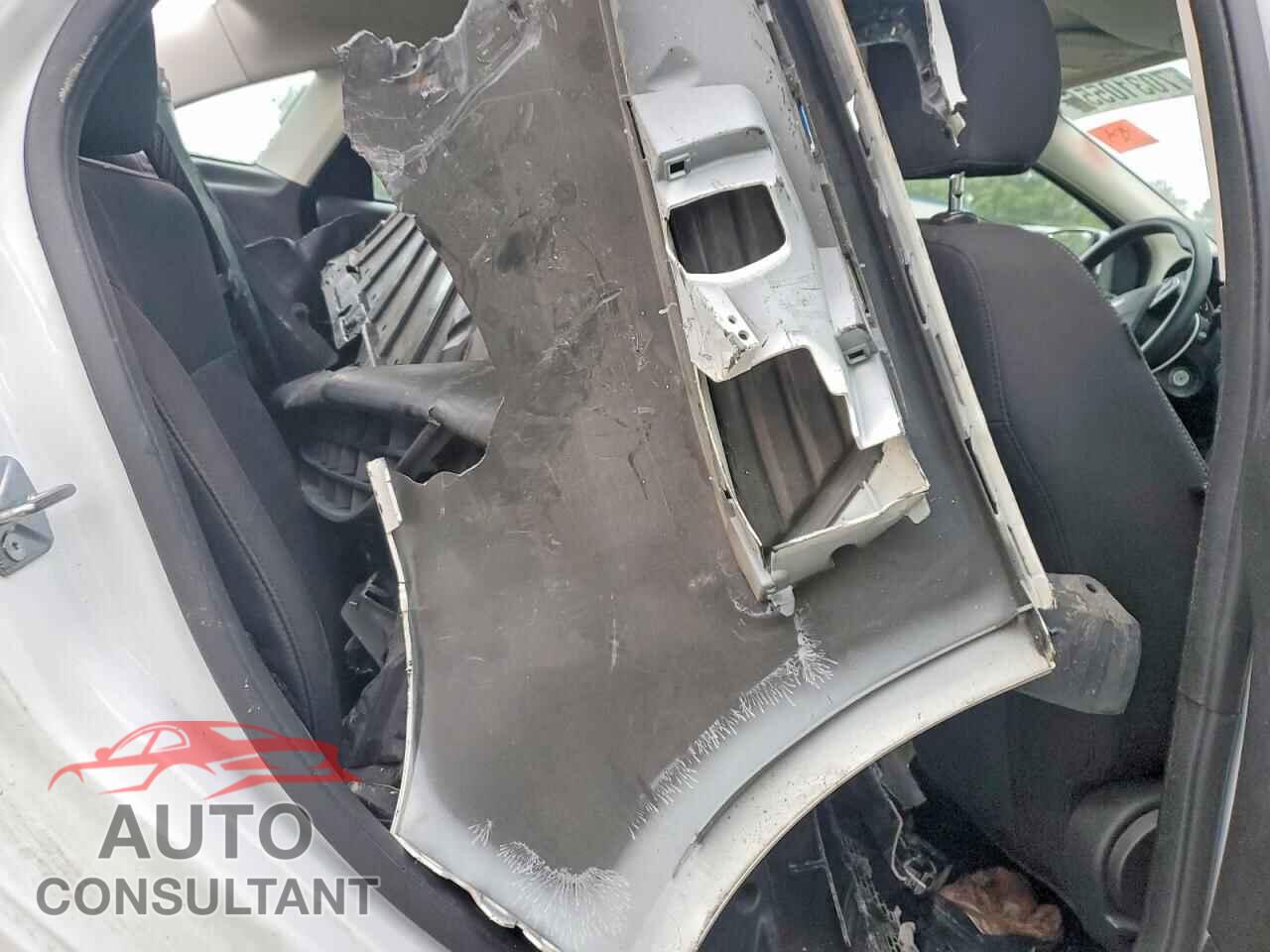 FORD FOCUS 2017 - 1FADP3F23HL327595
