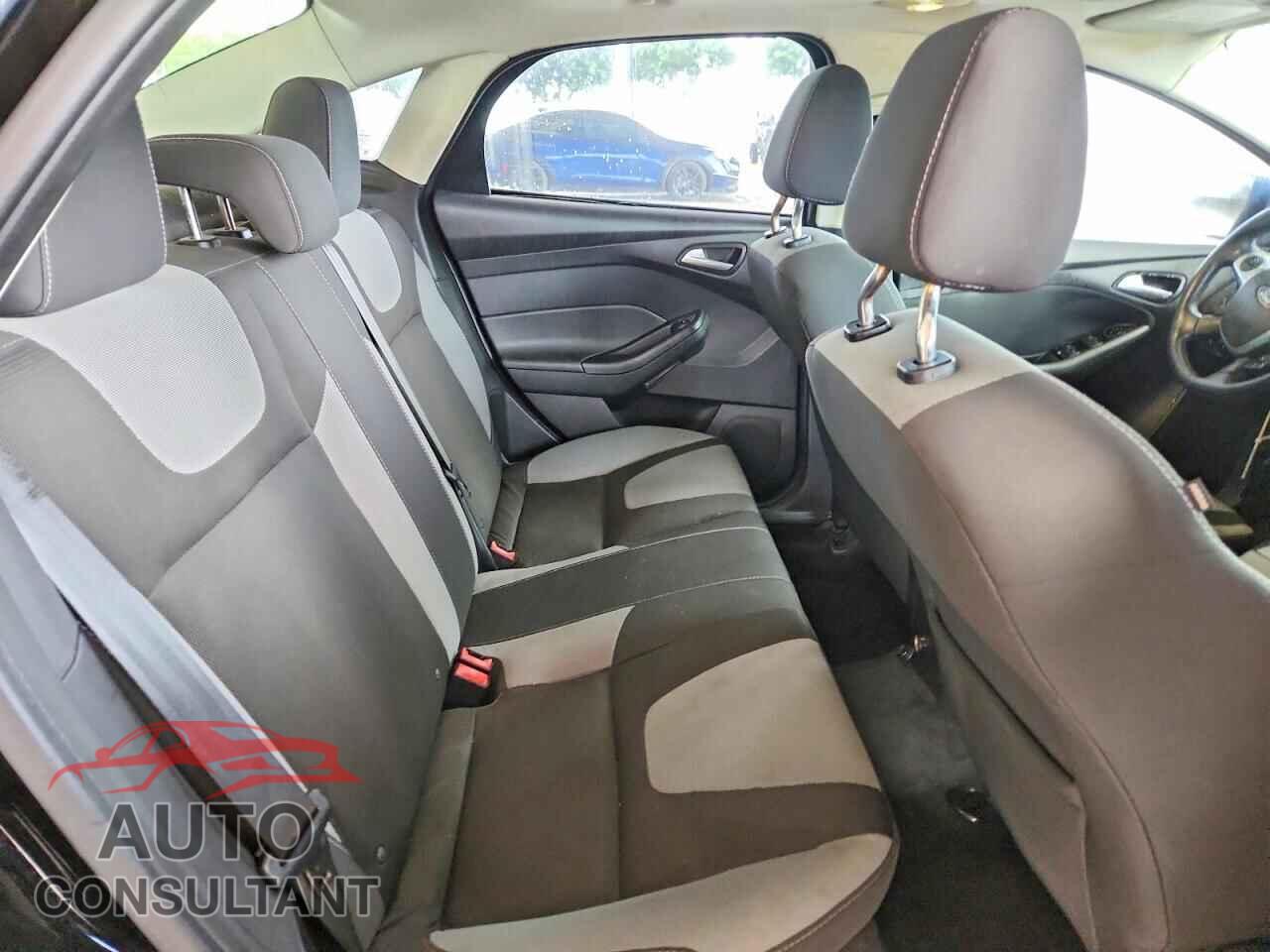 FORD FOCUS 2012 - 1FAHP3F2XCL248726