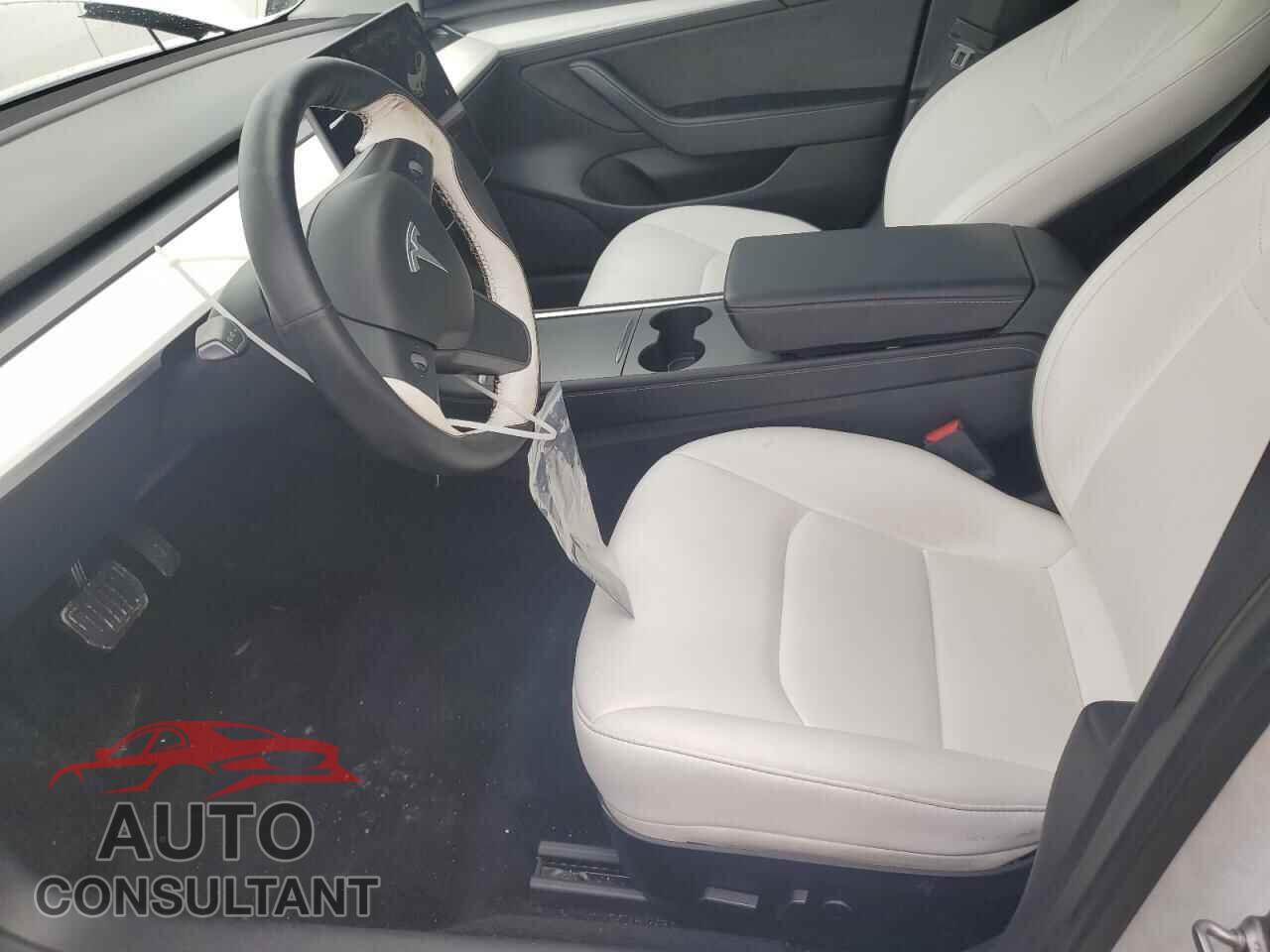 TESLA MODEL 3 2021 - 5YJ3E1EA2MF098543