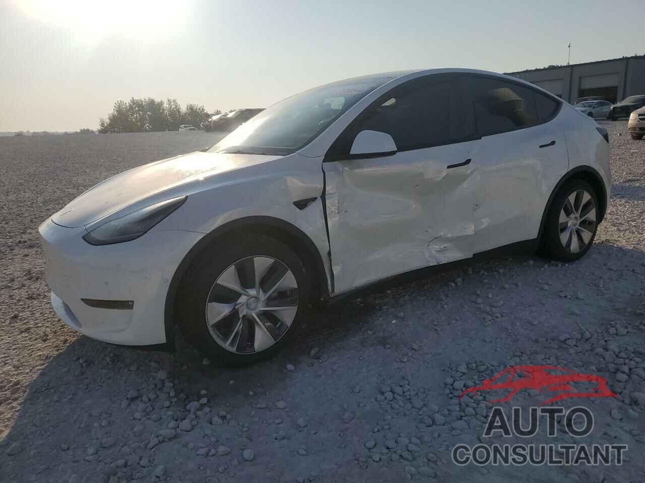 TESLA MODEL Y 2021 - 5YJYGAEE1MF145242