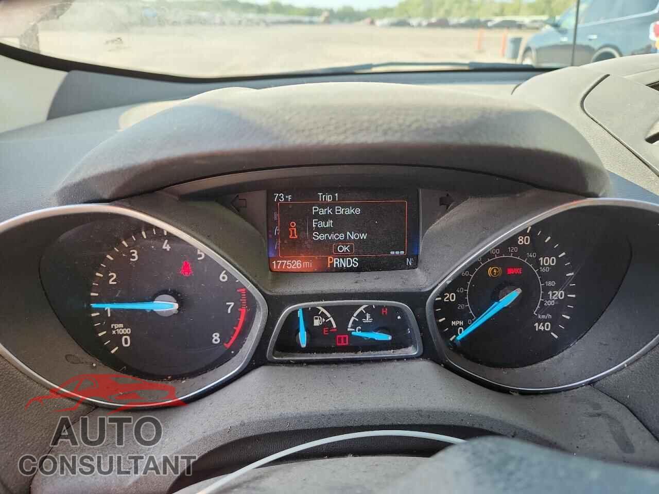 FORD ESCAPE 2017 - 1FMCU0F70HUB77265
