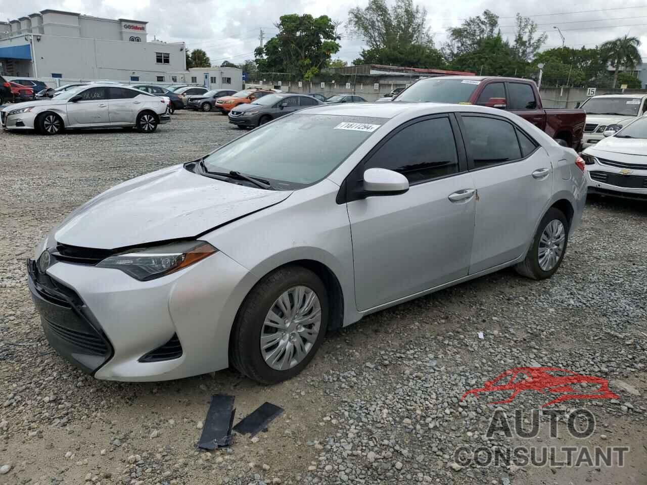 TOYOTA COROLLA 2018 - 5YFBURHE9JP815399