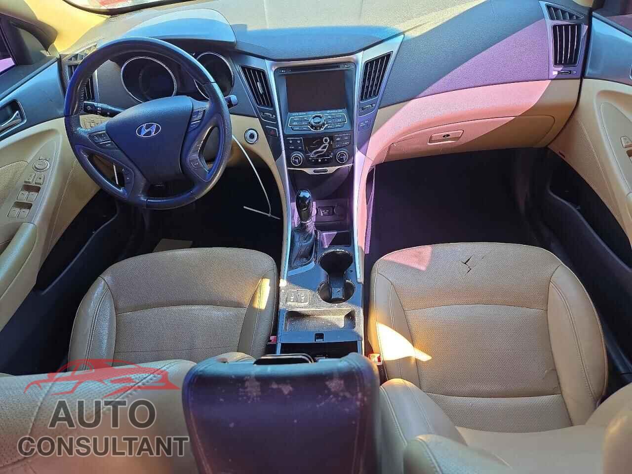 HYUNDAI SONATA 2012 - KMHEC4A49CA046345