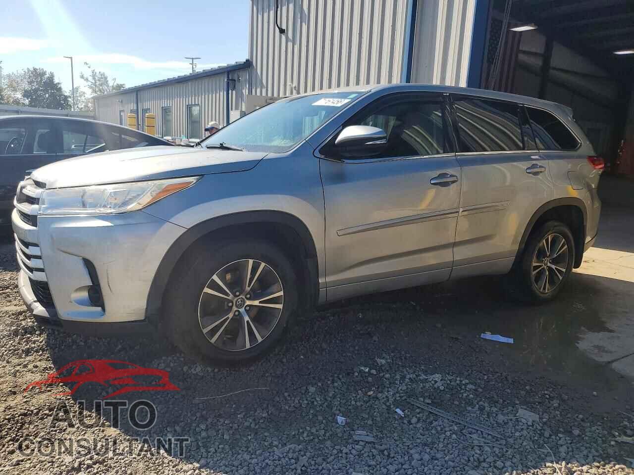 TOYOTA HIGHLANDER 2017 - 5TDBZRFH6HS460434