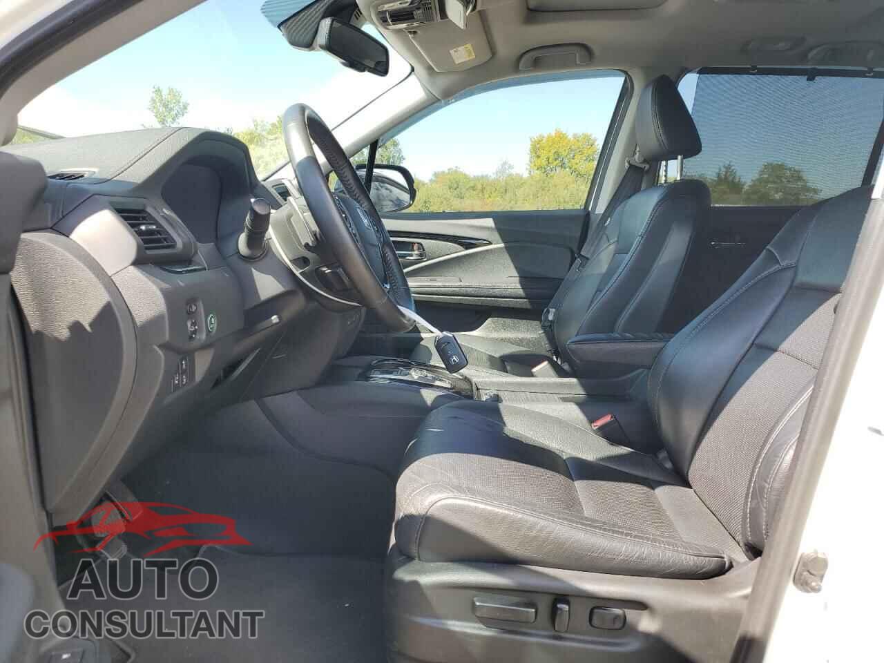 HONDA PILOT 2017 - 5FNYF6H04HB010858