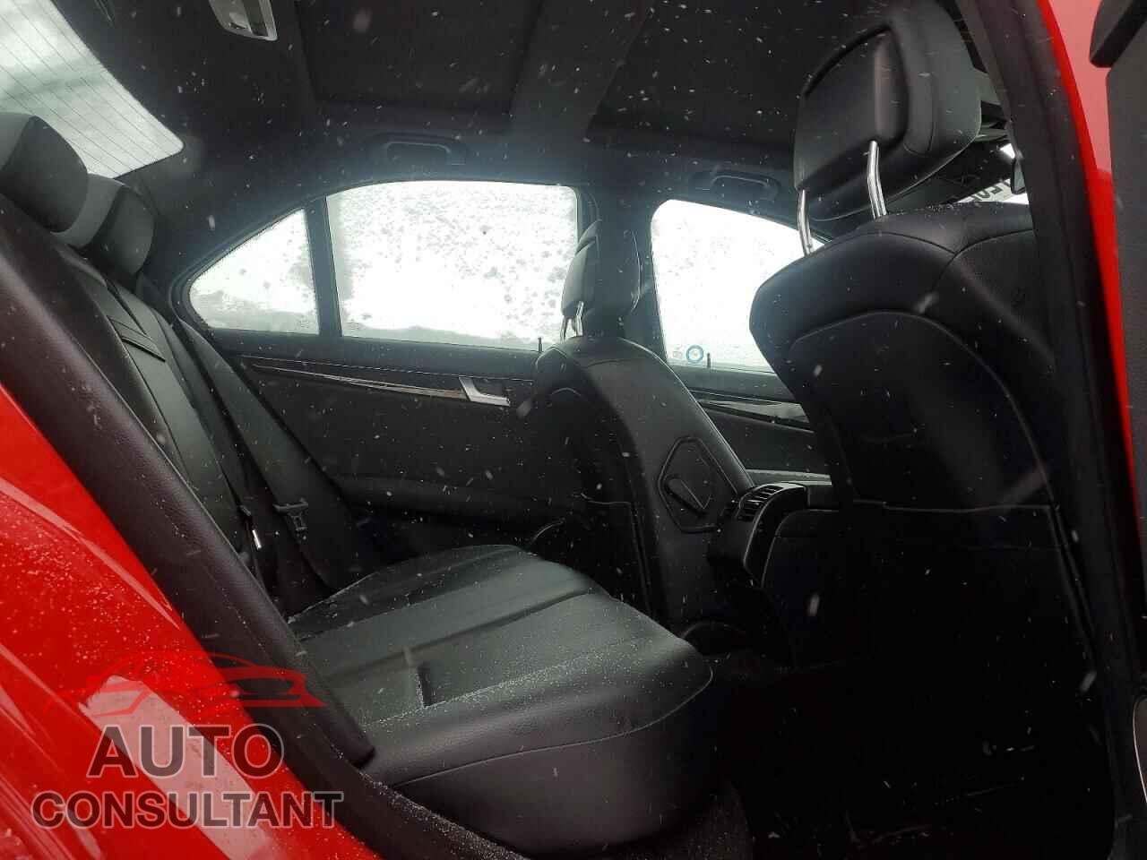 MERCEDES-BENZ C-CLASS 2012 - WDDGF8BB7CA638079