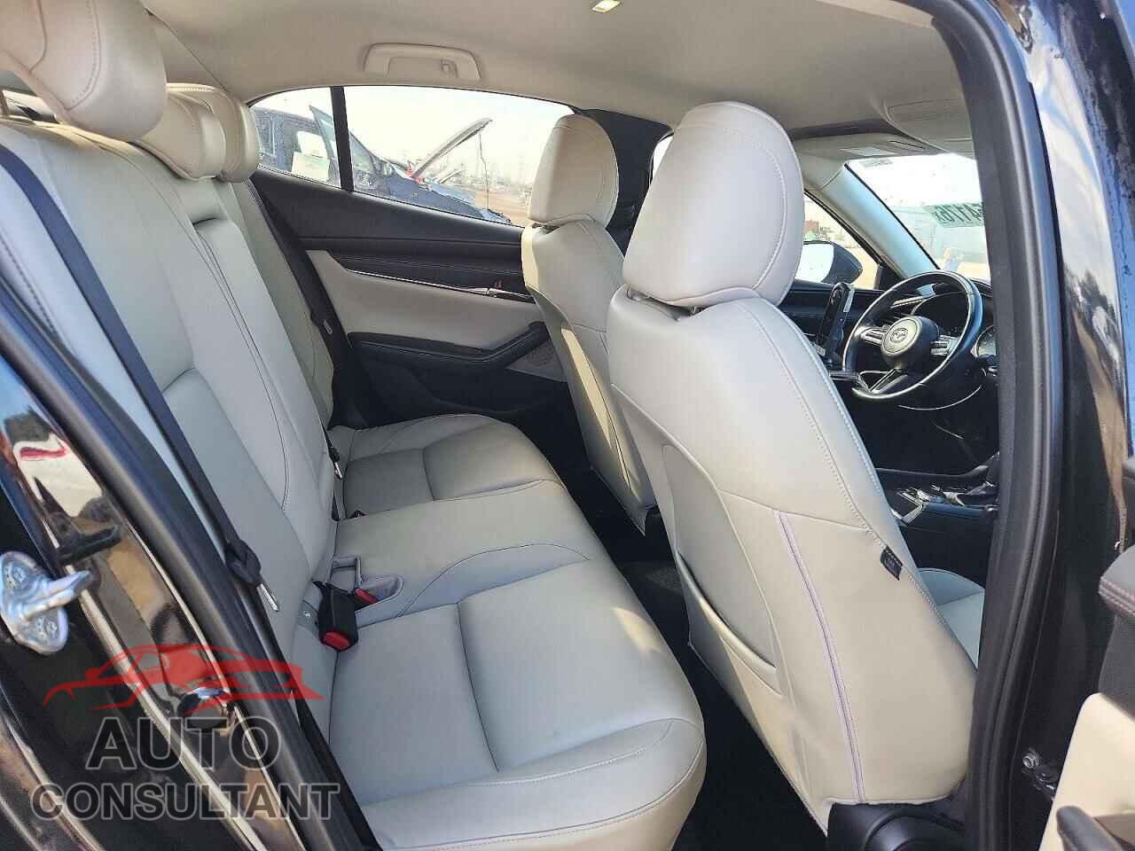 MAZDA 3 2019 - JM1BPBAMXK1119477