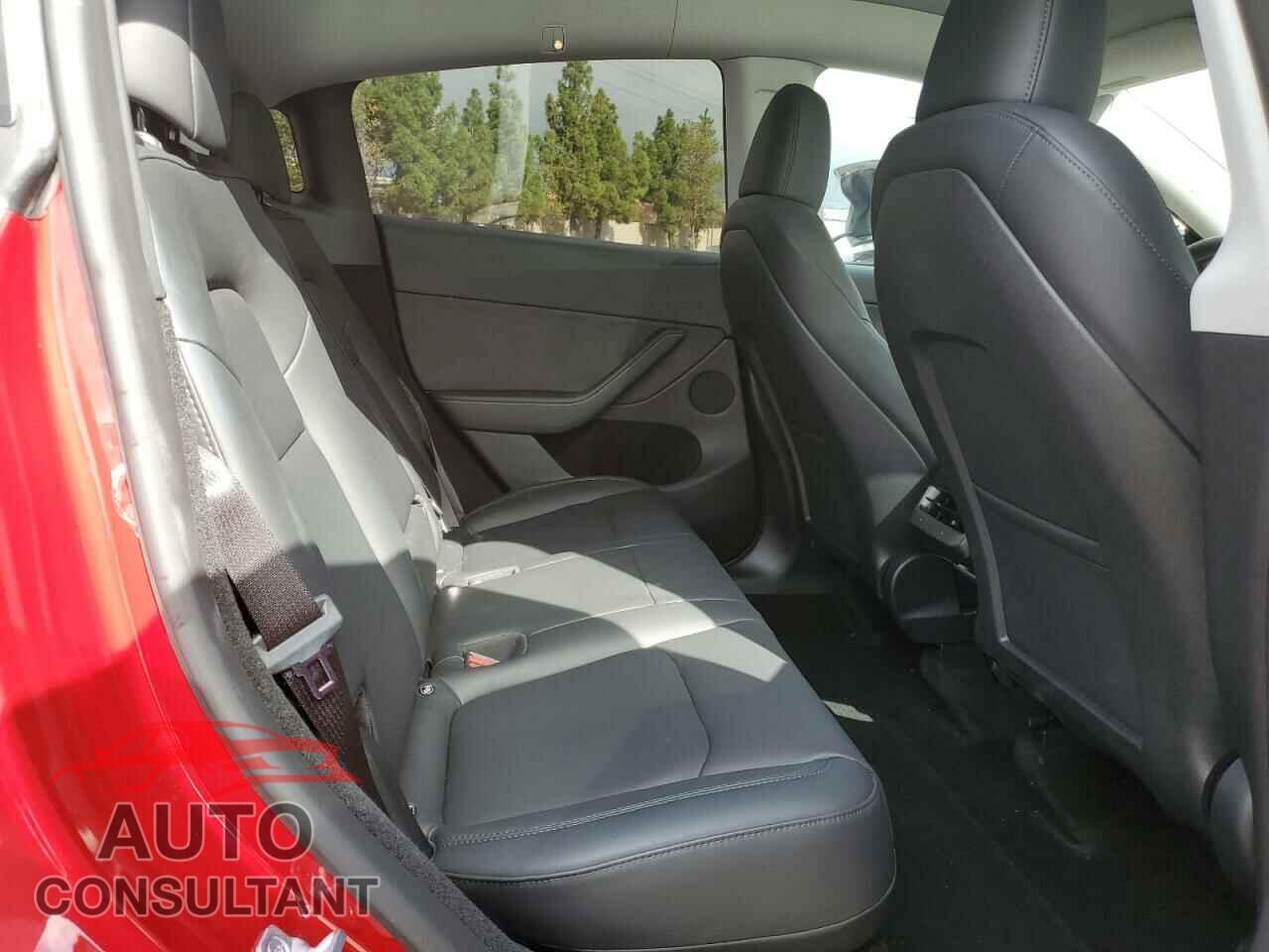 TESLA MODEL Y 2024 - 7SAYGDEE3RA250020
