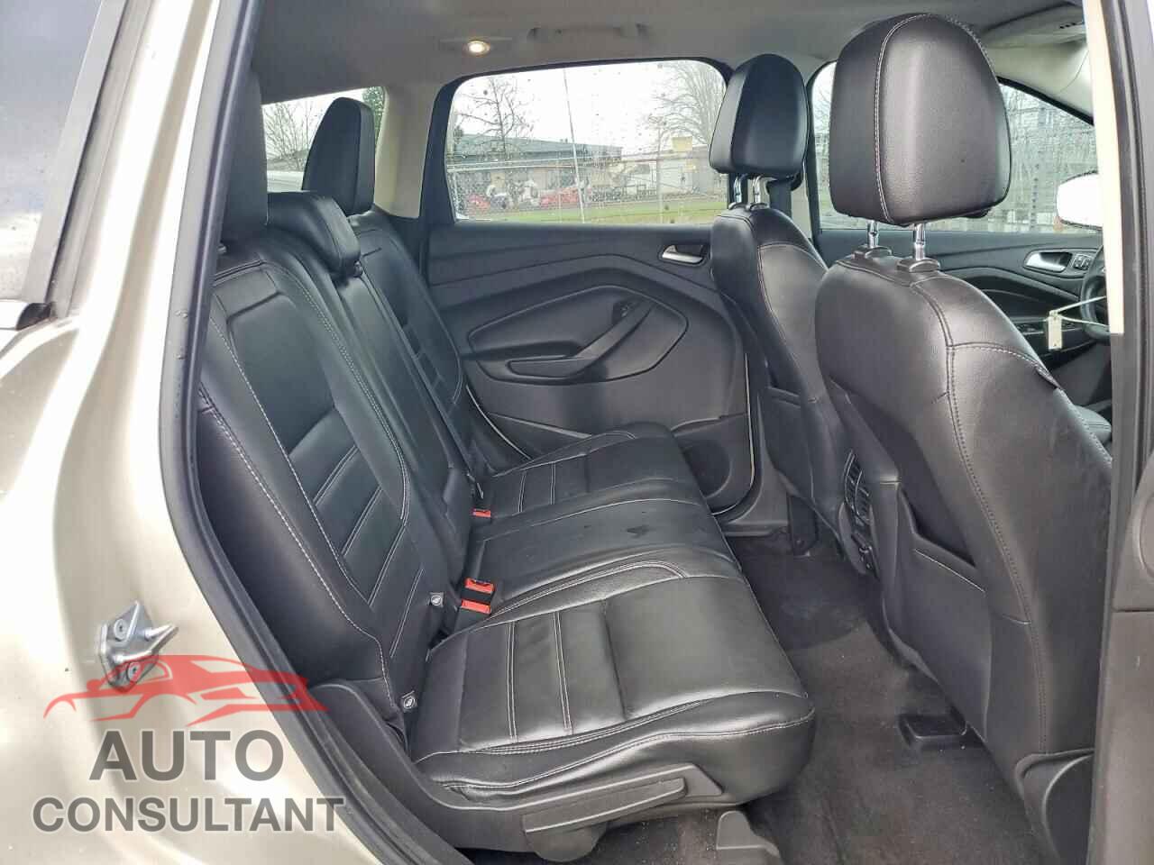 FORD ESCAPE 2017 - 1FMCU9J92HUD59529