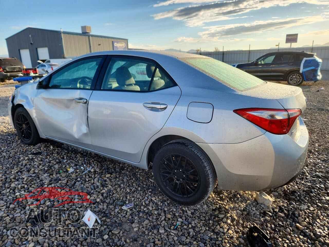 TOYOTA COROLLA 2015 - 5YFBURHE4FP301967