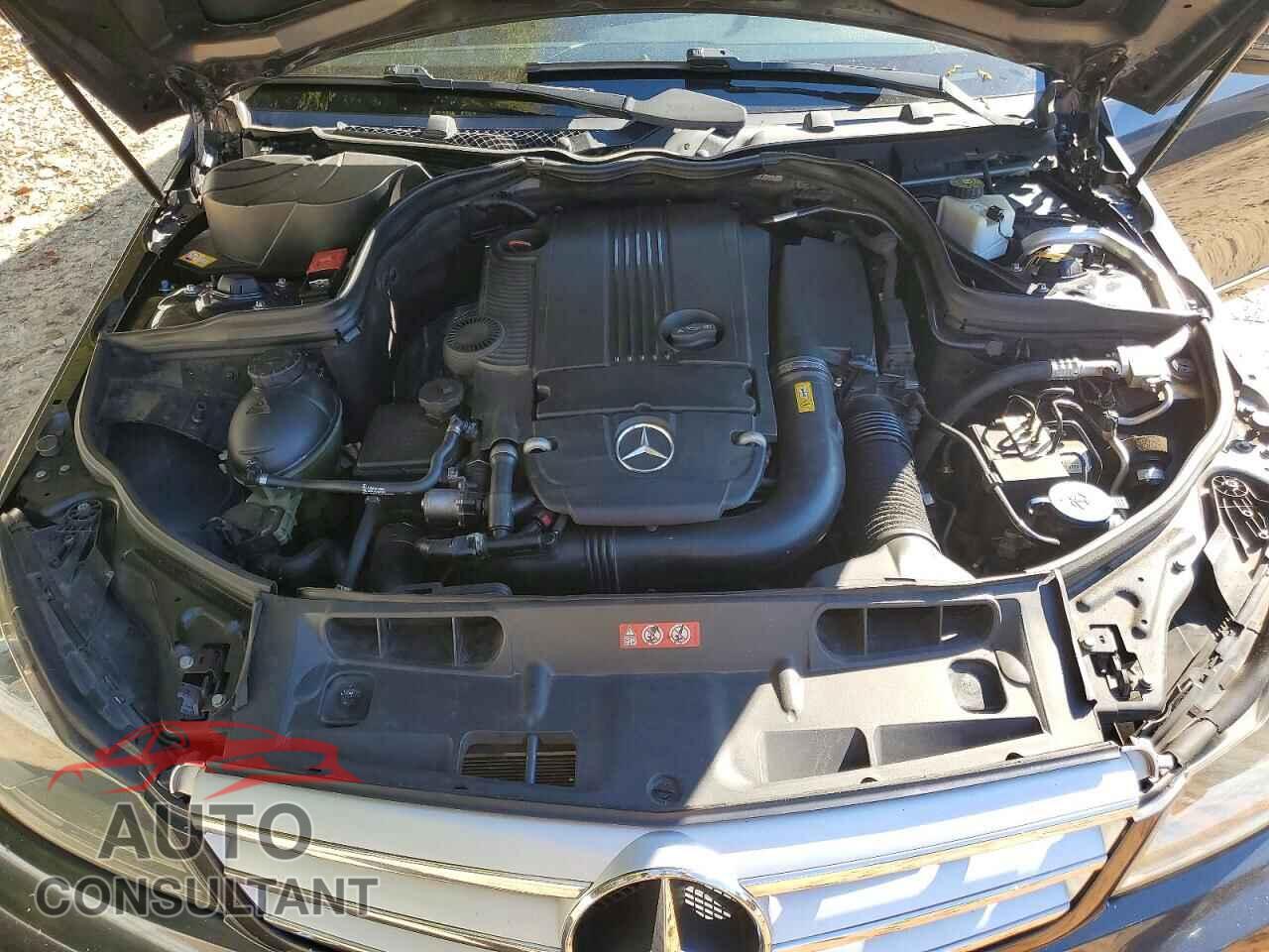 MERCEDES-BENZ C-CLASS 2013 - WDDGF4HBXDR287686